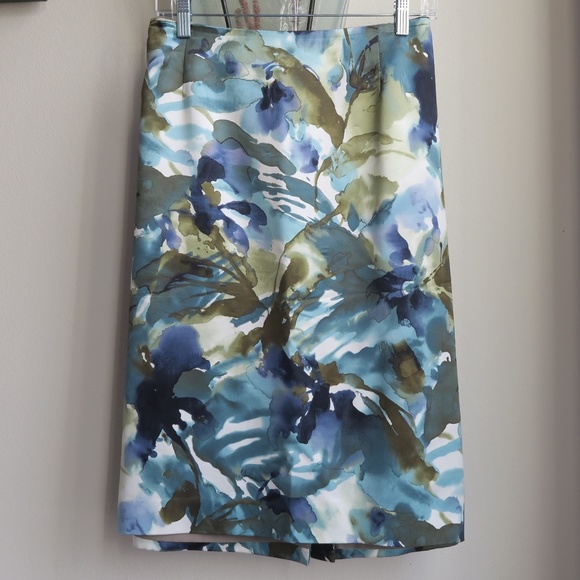 Jones New York Dresses & Skirts - Jones New York Blue Watercolor Floral Pencil Skirt